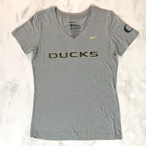 Nike University of Oregon Ducks Slim Fit V-Neck Tee Size Large